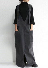 Vestido de carpintero vaquero con cuello en V, bolsillos y patchwork en gris oscuro